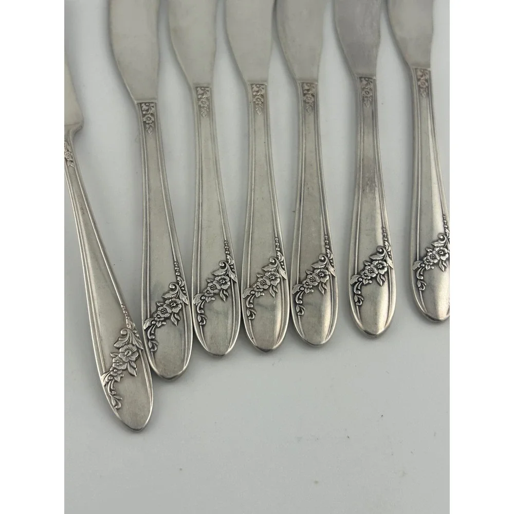 Set of 7 Vintage Oneida Community Tudor Plate Silver Plated Butter Knives Floral
